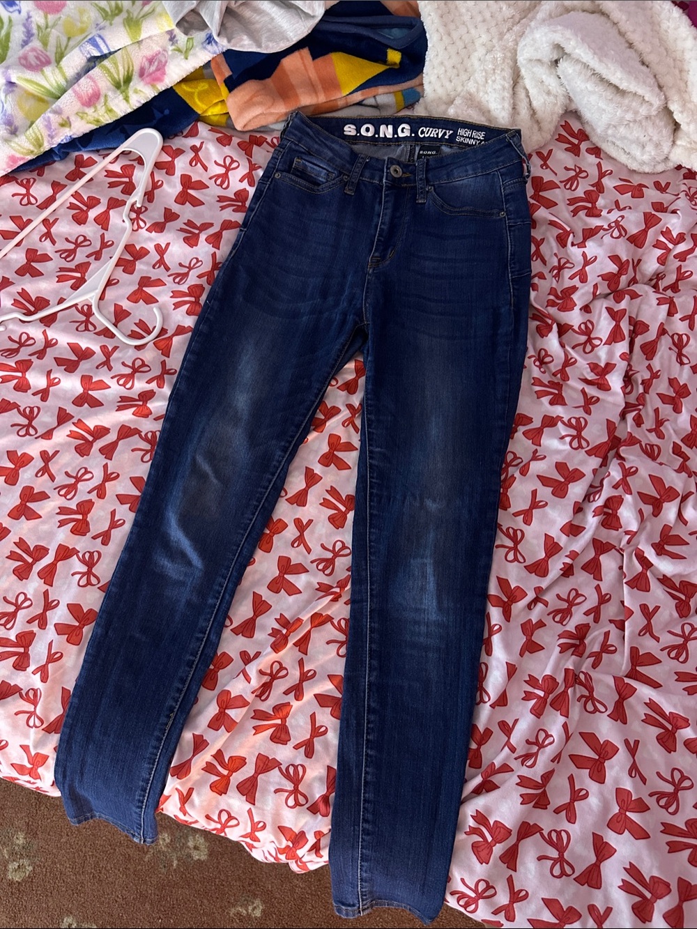 Curvy High-Rise Dark Blue Women’s Jeans